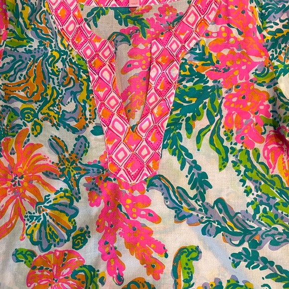 Lilly Pulitzer Amelia Island Tunic in Casa Marina S - Picture 8 of 9